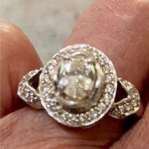 Elegant Vintage 18k gold and Natural mined Diamond Ring